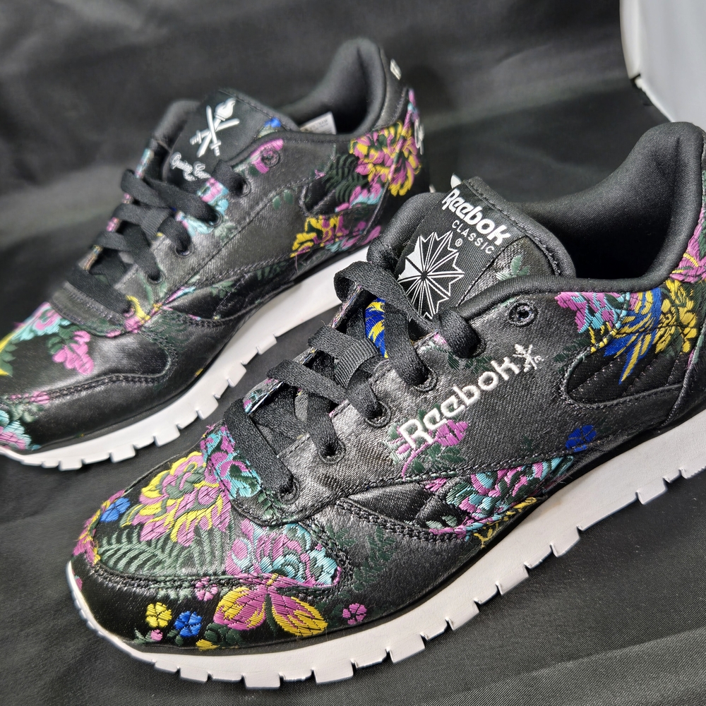 Reebok Satin Woven Floral Sneakers (M4/W5.5)